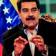 Maduro quiere re-escribir la historia